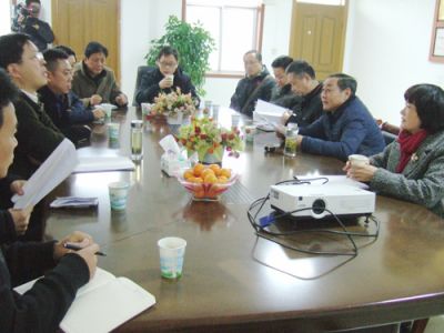 安慶市政協(xié)副主席戴德民、市政府副秘書長(zhǎng)葉玲霞帶隊(duì)調(diào)研金泉科技